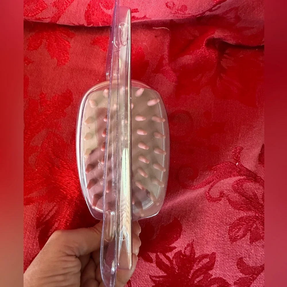 🌵 3/$15 Mauve Relaxing Scalp Massager ( see description)